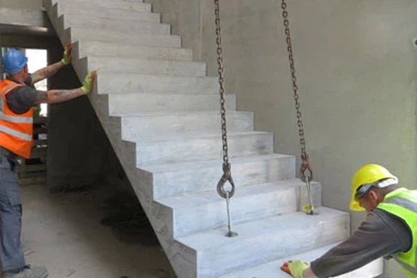 Lifting Precast Concrete Steps Lifting Precast Concrete Steps